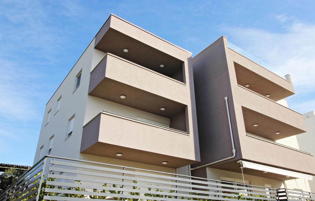 Blue Lagoon Apartments Zara Esterno foto